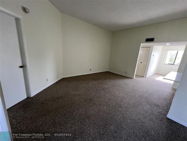 Building Photo - 8166 NW 15th Manor