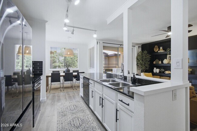 Building Photo - 7009 E Acoma Dr