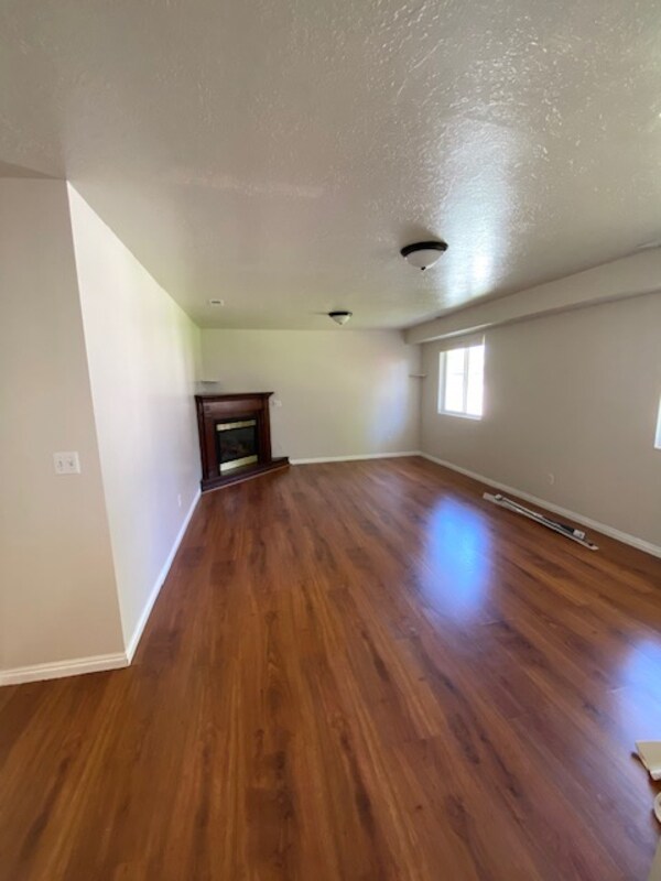 Building Photo - 2022 N 850 W