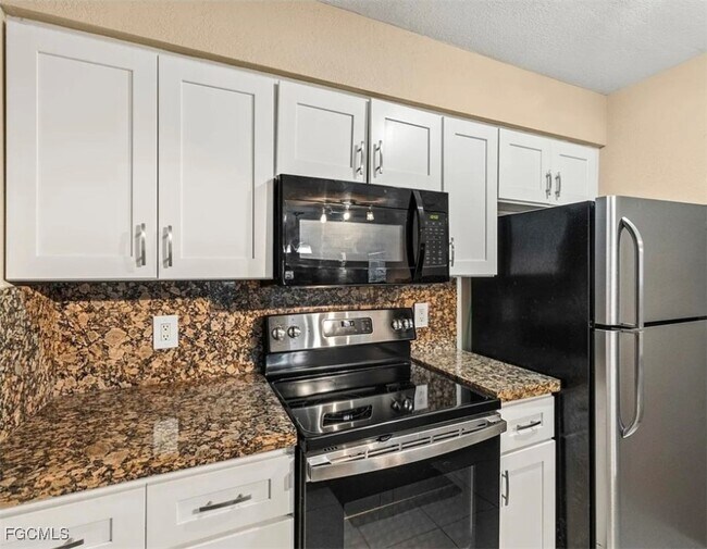 Building Photo - 3419 Winkler Ave