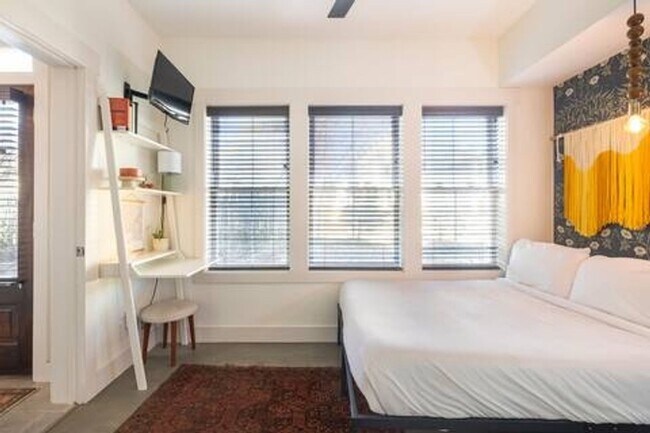 Building Photo - Spacious 3BR Condo in Nashville