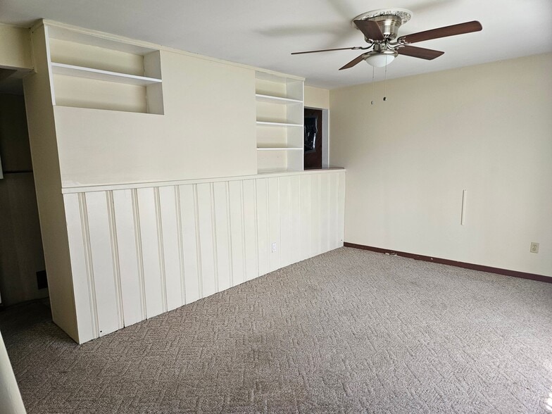 Building Photo - 610 El Hatco Dr