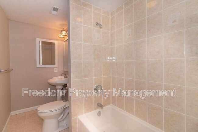 Building Photo - 80 Brookshire Dr
