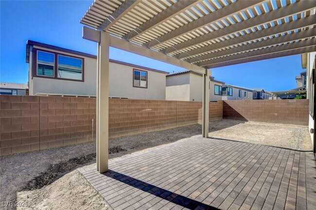 Building Photo - 1305 Azure Jay Ave