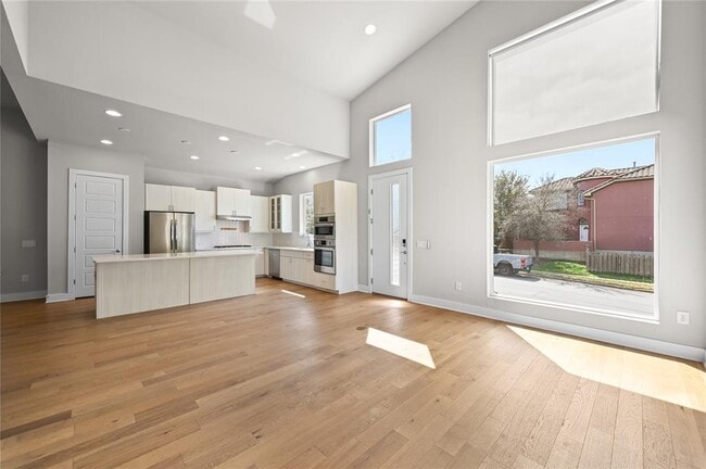 Building Photo - 6333 Florencia Ln