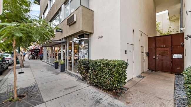 Building Photo - Beautiful 2Br/2Ba Townhome In Little Italy With Views Of The Bay! 3D Tour Link in Description Below!