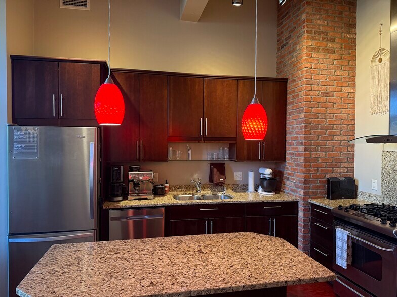 Building Photo - 150 Village Crossing Way