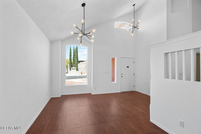 Building Photo - 6696 Dakota Ridge Dr