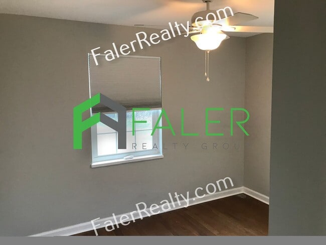 Building Photo - Check out this Charmer!