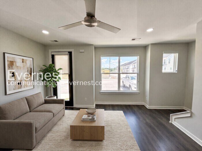 Building Photo - 614 Mason Ward Pl