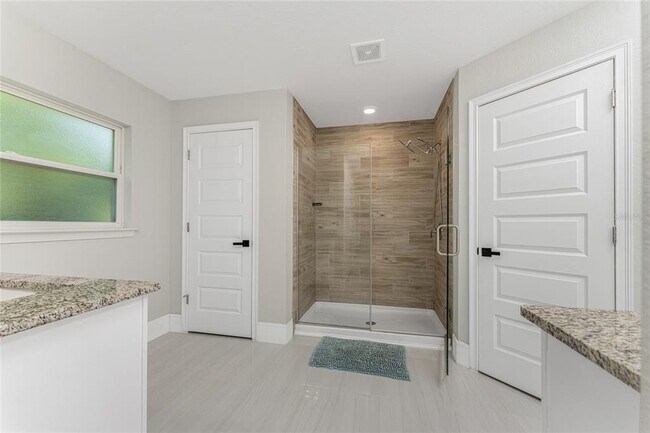 Building Photo - 22497 Vale Ave