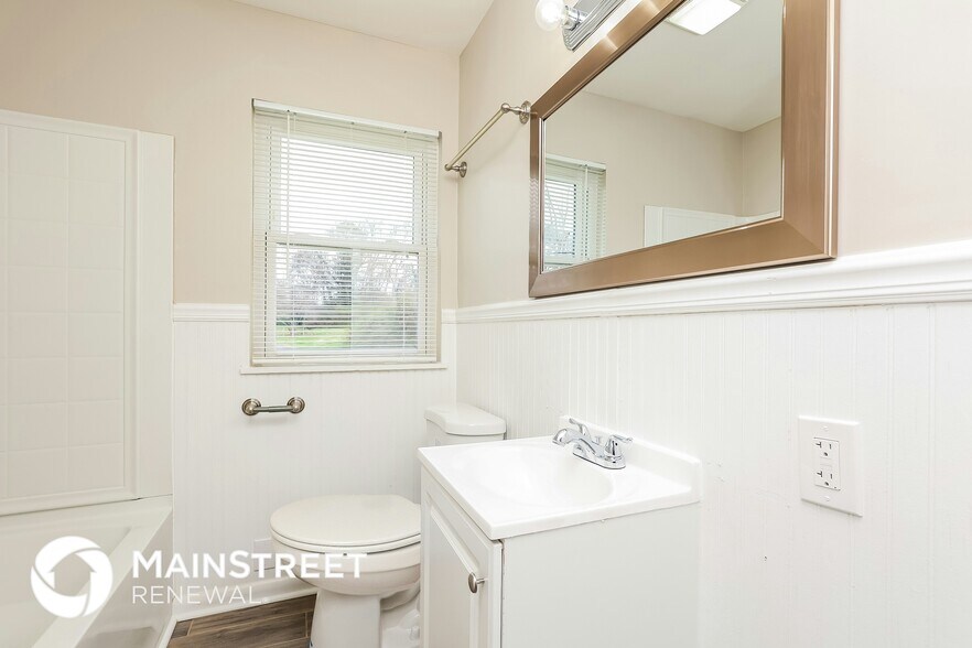 Building Photo - 226 Grandview Dr