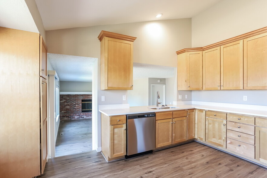 Building Photo - 14171 E Chenango Pl