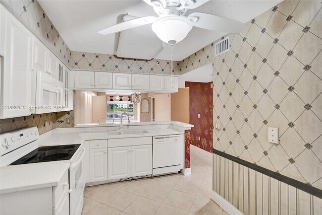 Building Photo - 12547 Imperial Isle Dr