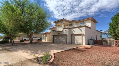 Building Photo - 6030 Laguna Vista Dr