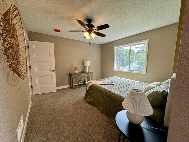 Building Photo - 119 Renet Path