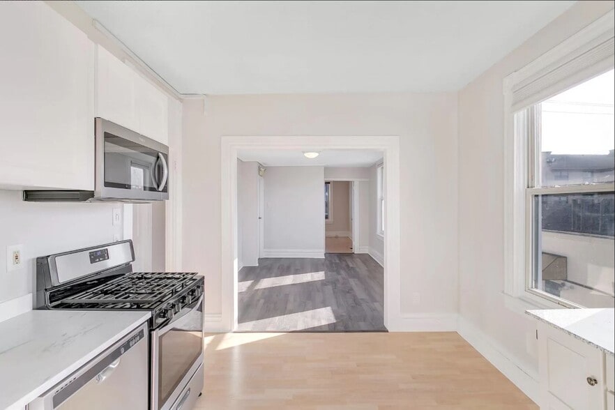 Building Photo - 5815 Ellsworth Ave