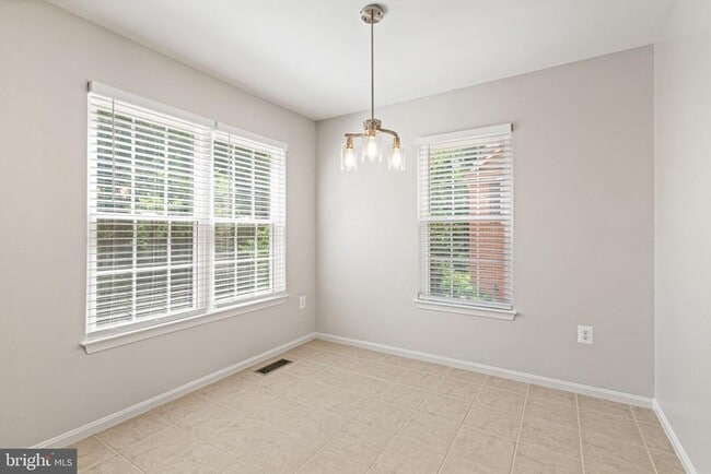 Building Photo - 7867 Wintercress Ln