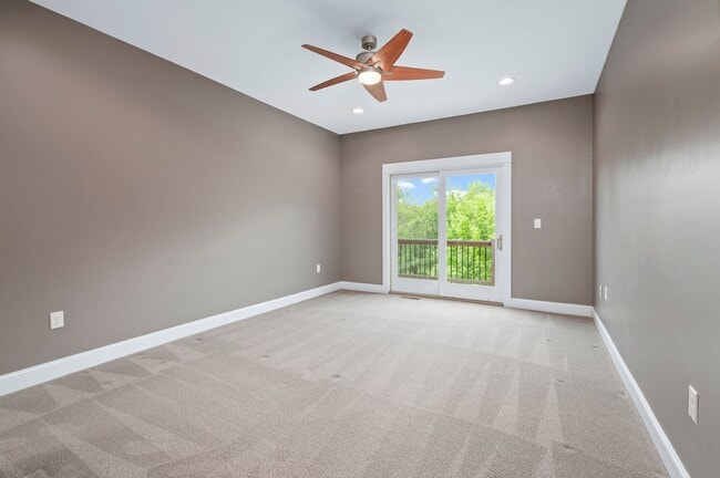 Building Photo - Beautiful & Modern 3-Bedroom Townhome near...