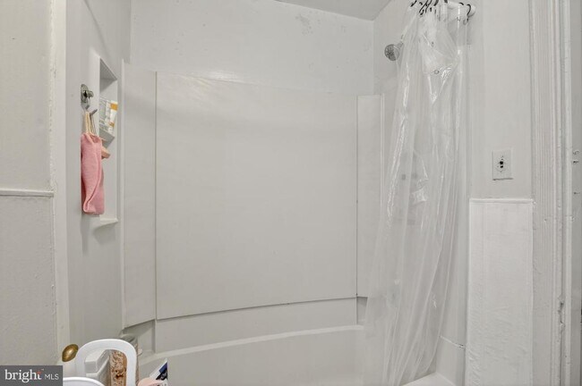 Building Photo - 4058 Irving St