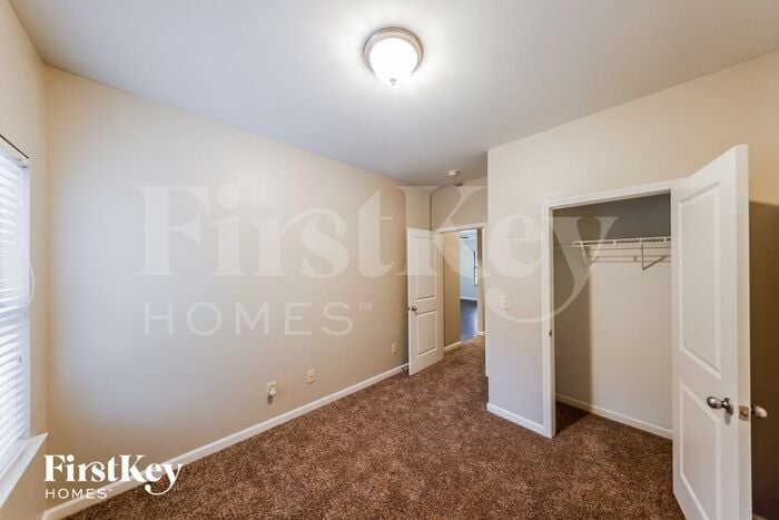 Building Photo - 601 Enclave Ln