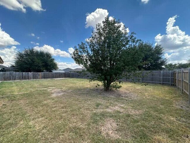Building Photo - 4300 Larry Don Ln