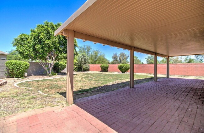 Building Photo - 4836 S Summit Ct