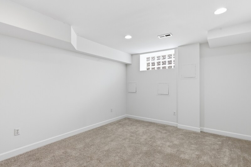 Building Photo - 409 S East Ave