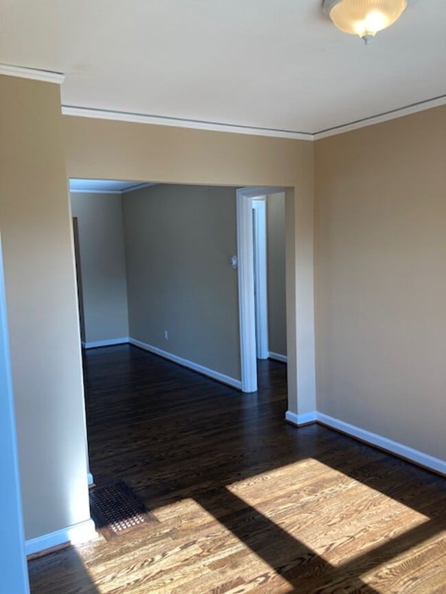 Building Photo - Updated North Tabor 2 Bedroom, 1 Bathroom ...