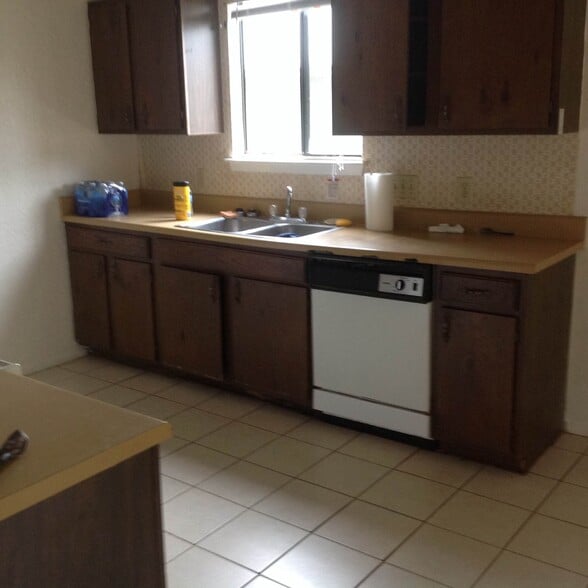Kitchen - 1907 Castle Gate Cir