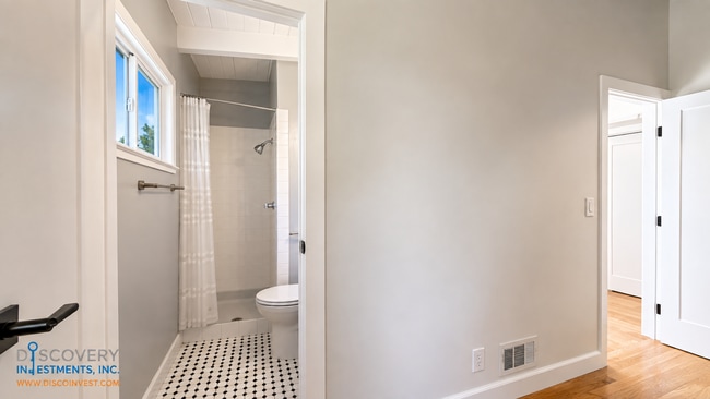 Building Photo - 6323 Girvin Dr