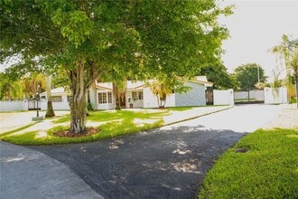 Building Photo - 8220 SW 87th Terrace