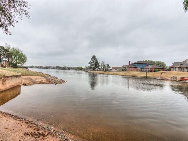 Building Photo - 10824 Admiral Dr