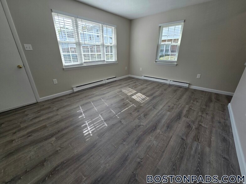 Building Photo - 221 West St