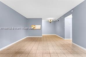 Building Photo - 1018 Twin Lakes Dr