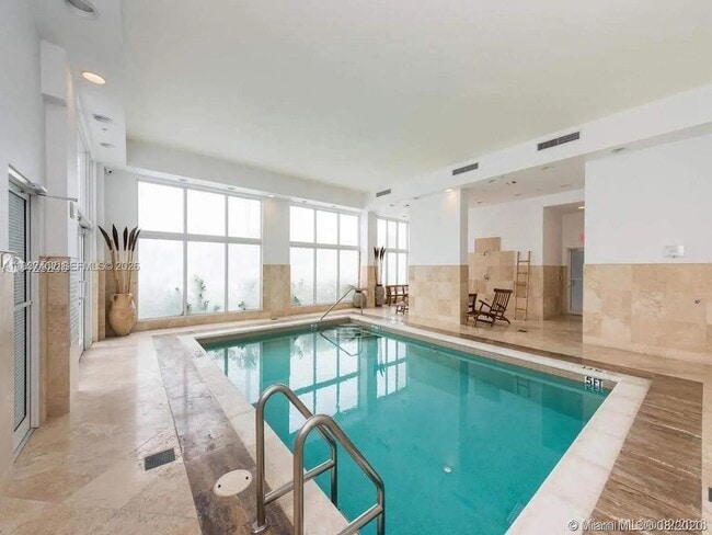 Building Photo - 2730 SW 26th St