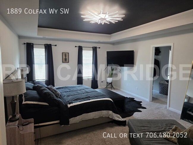 Building Photo - For Rent: Stunning 3-Bed, 3-Bath Townhome ...