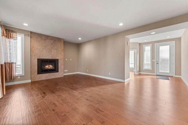 Building Photo - Amazing 4 beds/ 2.5 baths house in North Benson Hill/Renton.