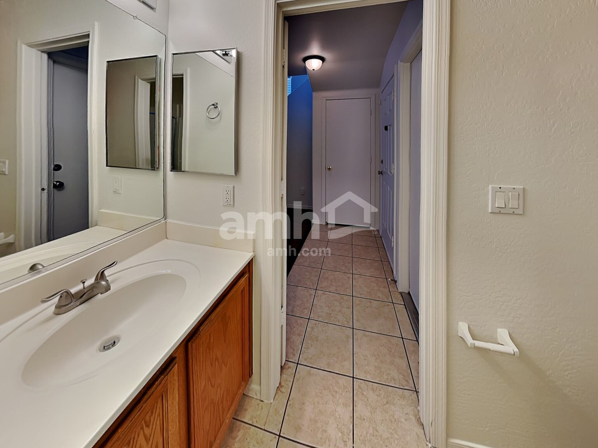 Building Photo - 11818 W Altadena Ave