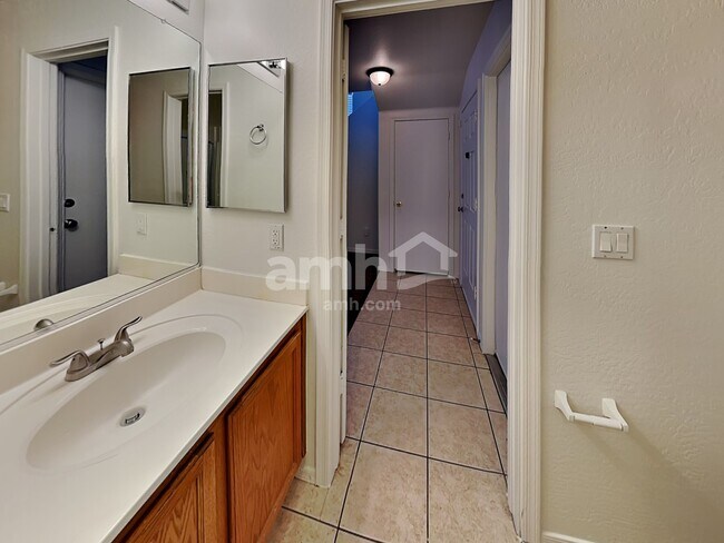 Building Photo - 11818 W Altadena Ave