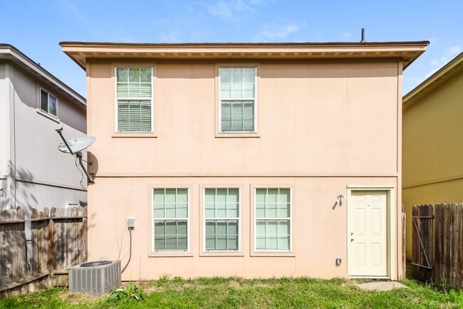Building Photo - 4935 N Cancun Dr