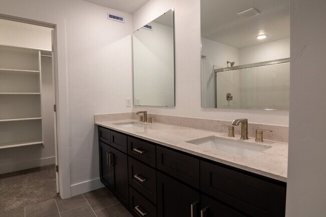 Building Photo - "READY NOW! 3-Bed PLUS Office-Townhouse Retreat in Eagle, ID – Spacious Living with 2.5 Baths!"