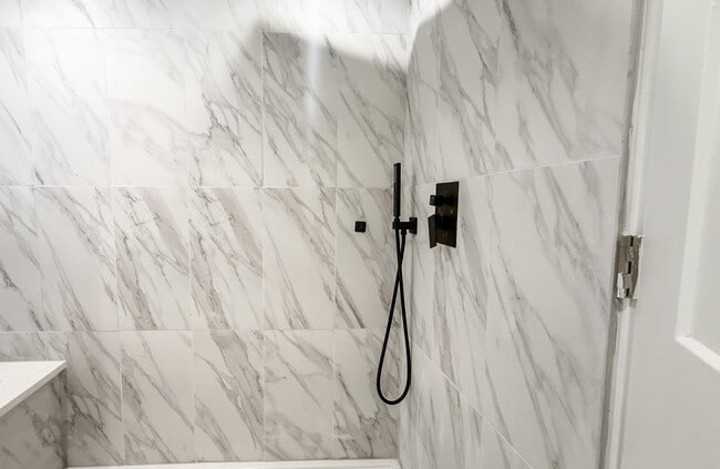 Building Photo - 1015 N Lawndale Ave