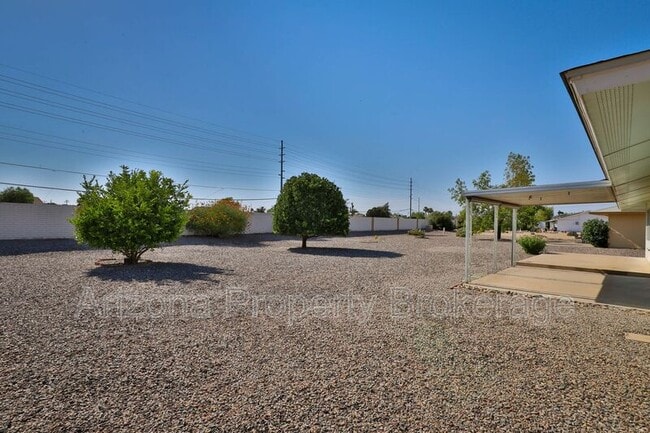 Building Photo - 11838 N Sun Valley Dr