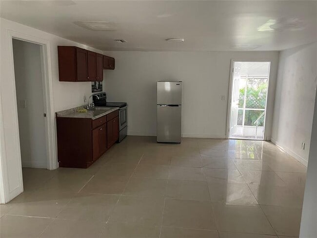 Building Photo - 2120 SW 51st Ct