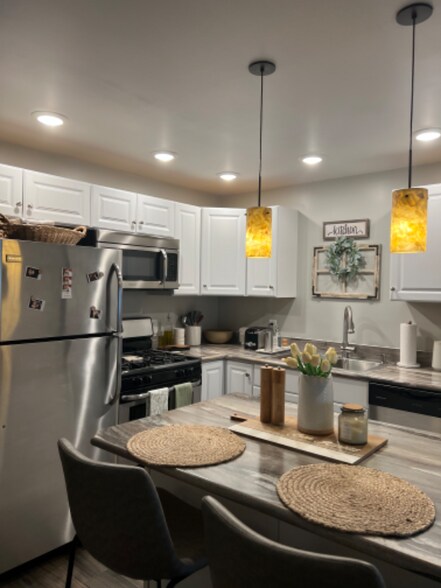 Primary Photo - 116 E Main St