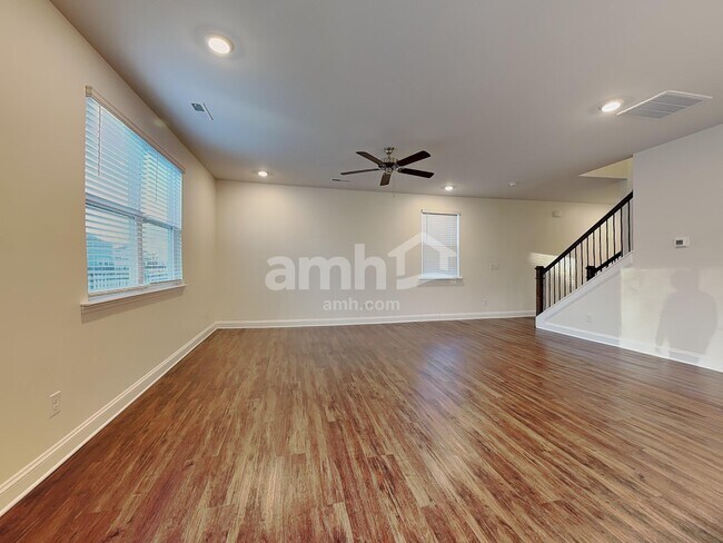 Building Photo - 11017 Hazel Gdns Dr