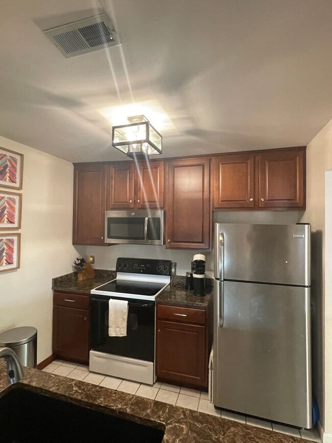 Building Photo - Green Run