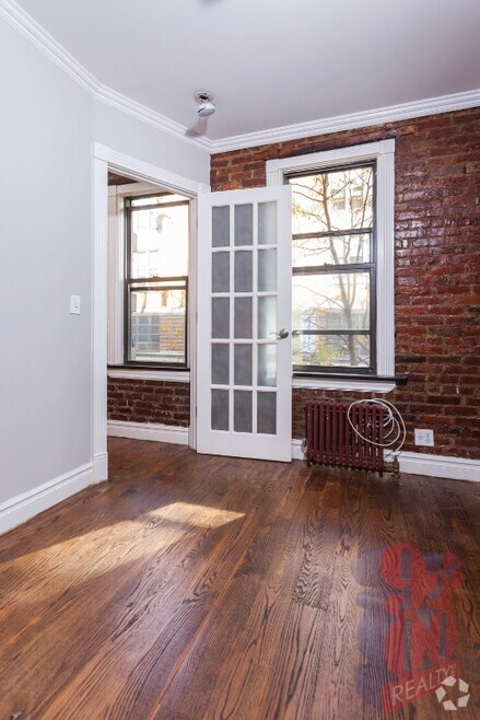Building Photo - 416 E 13th St