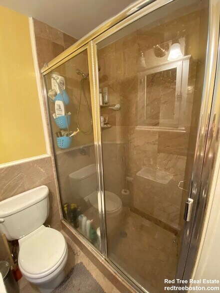 Building Photo - 22 Burton St